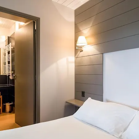 Palais Rinour - Cosy Close To Stations - Welkeys Apartment