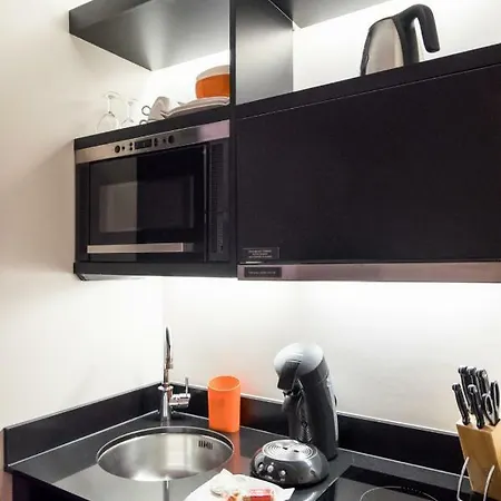 Palais Rinour - Cosy Close To Stations - Welkeys Apartment